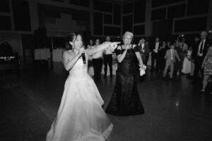Timeless, true-to-life photography from a Catholic wedding in Indianapolis, Indiana