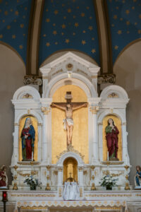Timeless, true-to-life photography from a Catholic wedding in Indianapolis, Indiana