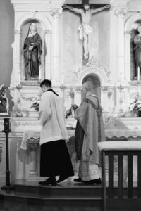 Timeless, true-to-life photography from a Catholic wedding in Indianapolis, Indiana