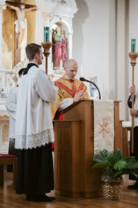 Timeless, true-to-life photography from a Catholic wedding in Indianapolis, Indiana