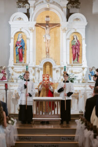 Timeless, true-to-life photography from a Catholic wedding in Indianapolis, Indiana